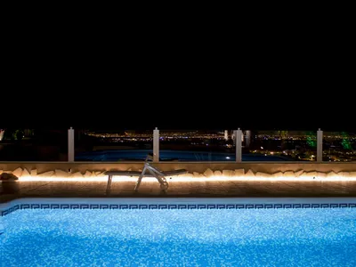 Kveldsutsikt mot Rojales fra bakgård